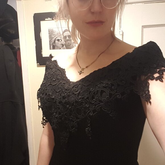 Gala Dress Medium - Picture 6 of 9